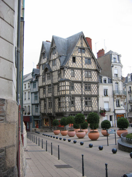 Image 6 of 30  -  105 kB