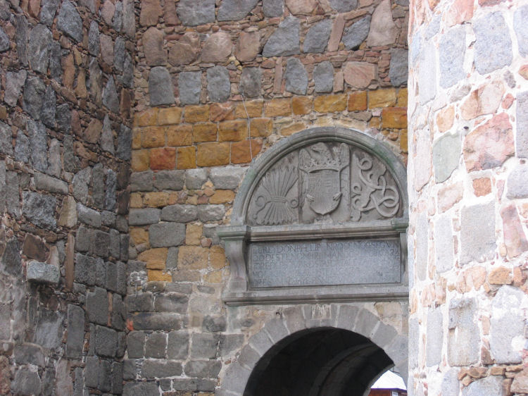 Image 1 of 20  -  120 kB