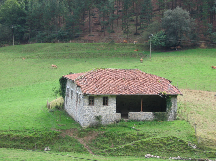 Image 2 of 18  -  122 kB