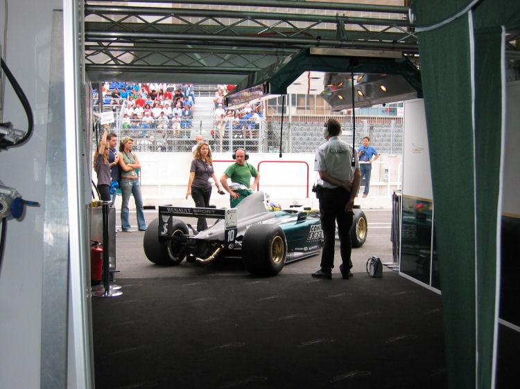 Image 2 of 17  -  100 kB